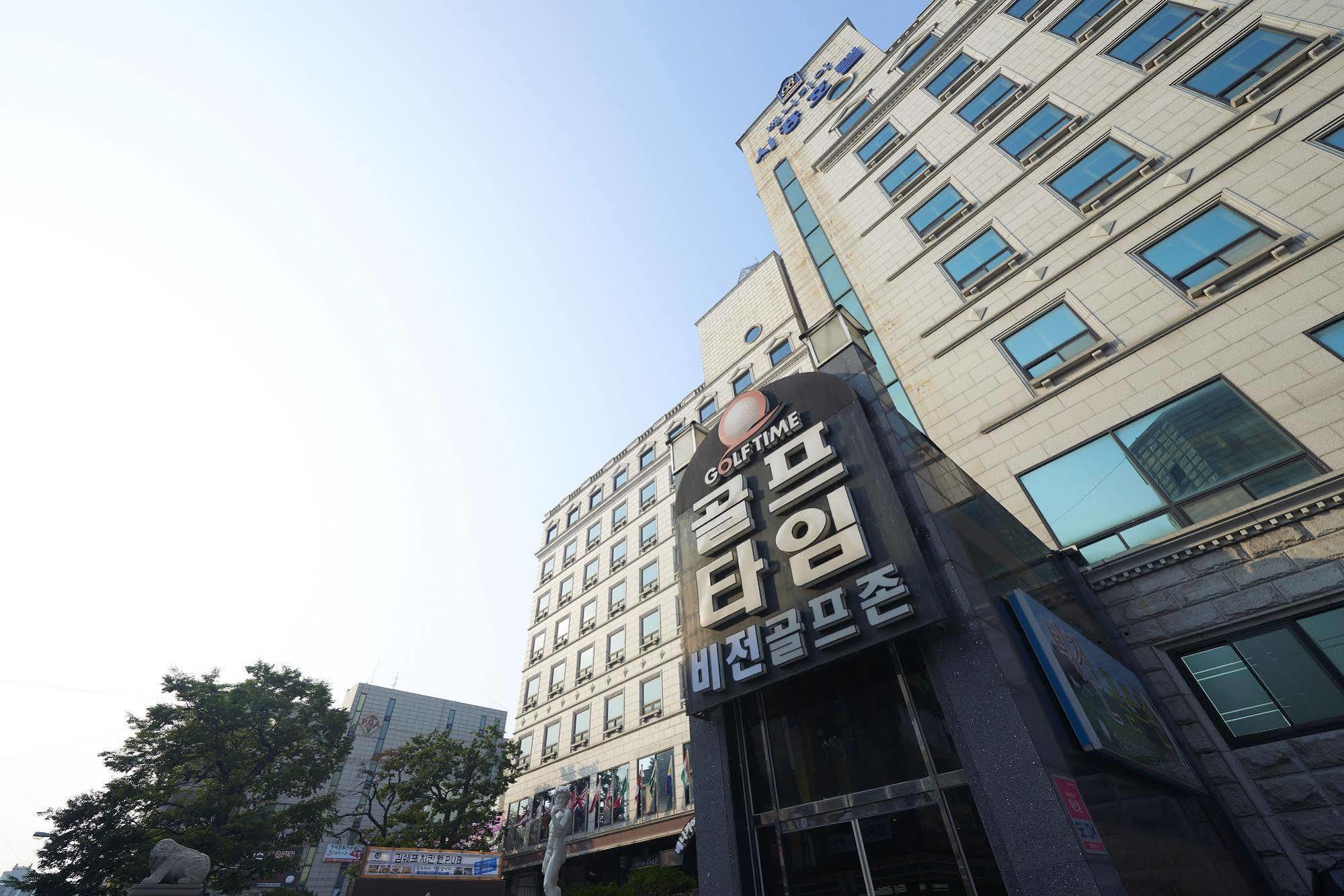 Benikea Premier Hotel Siheung Bagian luar foto