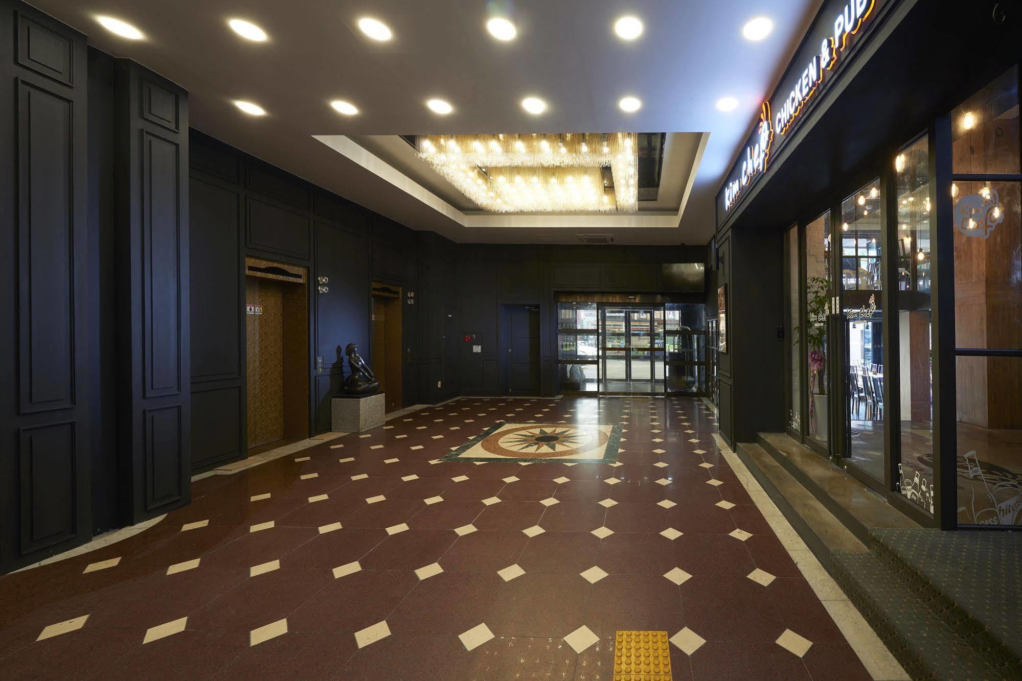 Benikea Premier Hotel Siheung Bagian luar foto