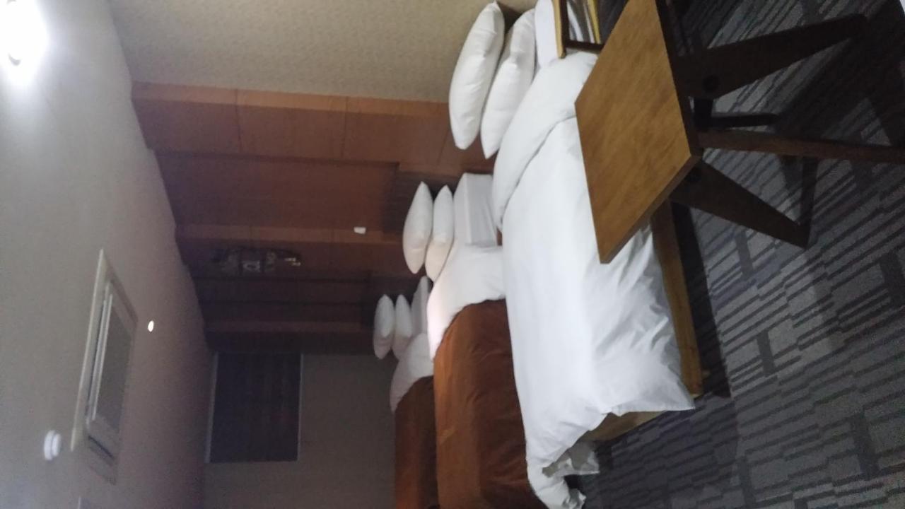 Benikea Premier Hotel Siheung Bagian luar foto
